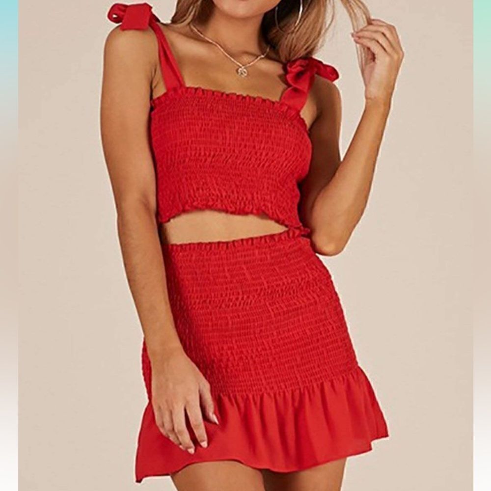 Red Smocked Two-Piece Set (M) - Picture 3 of 6